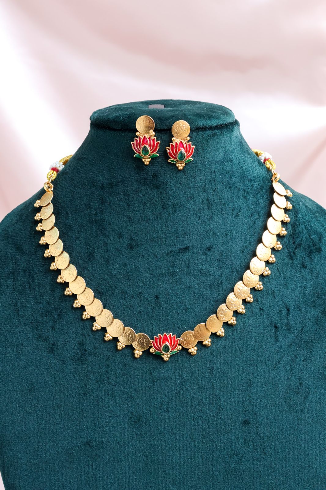 Trending Lotus Design Coin Choker