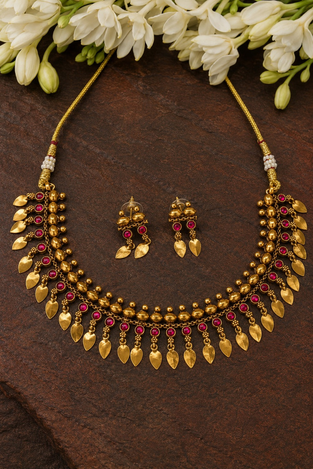 Antique Gold Ilakkathali Choker with Ruby Accents