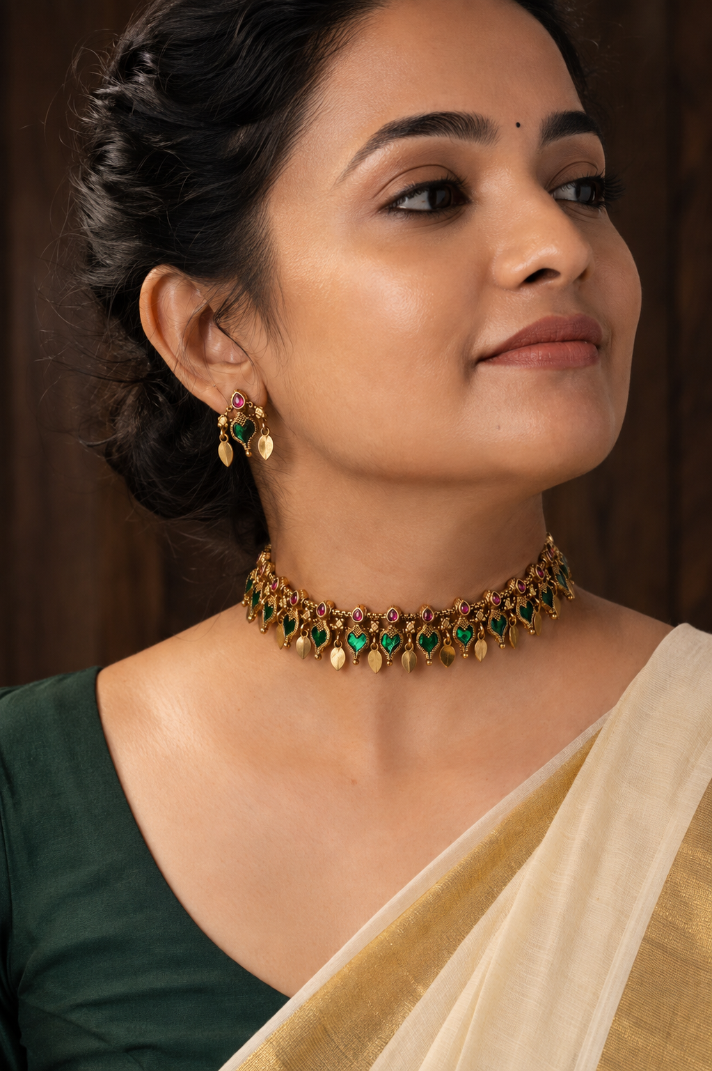Palaka Ilakkathali Emerald Choker Set