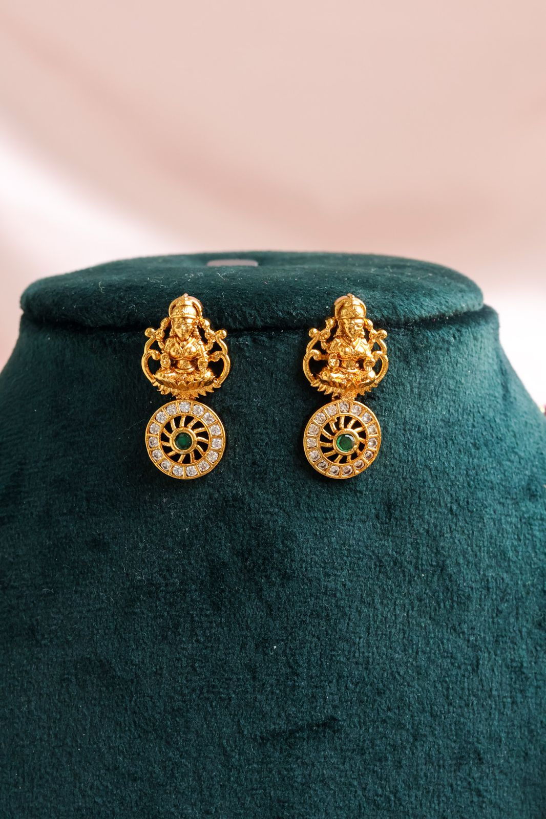 Navaratna Temple Necklace short