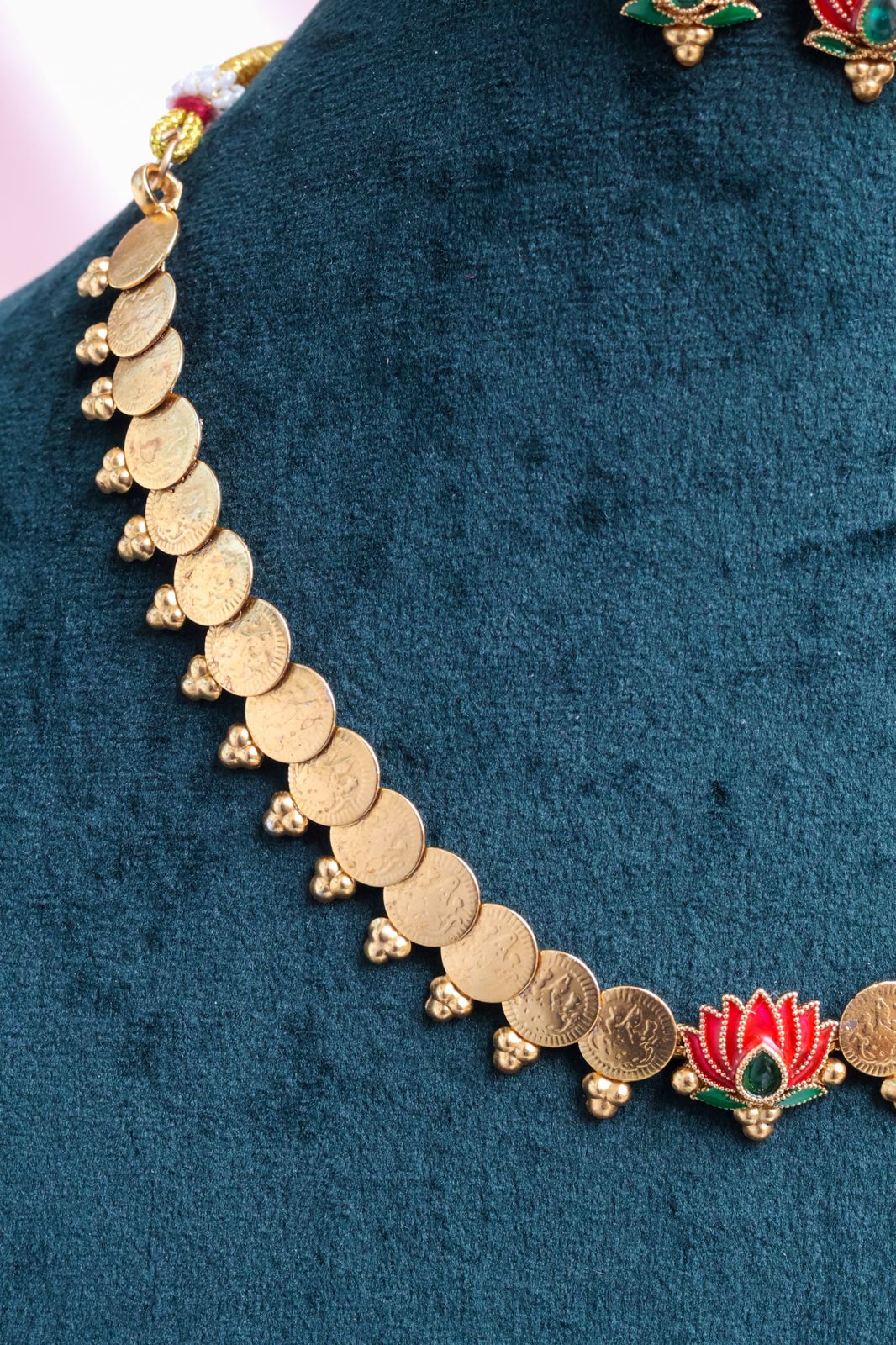 Trending Lotus Design Coin Choker