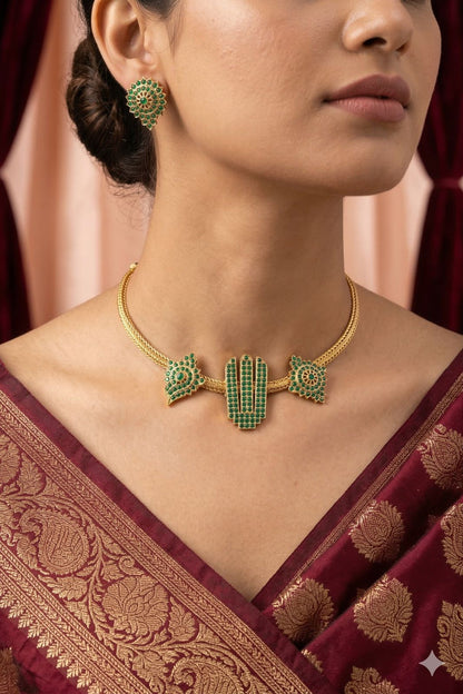 Vishnu Vaibhavam Kemp Collar