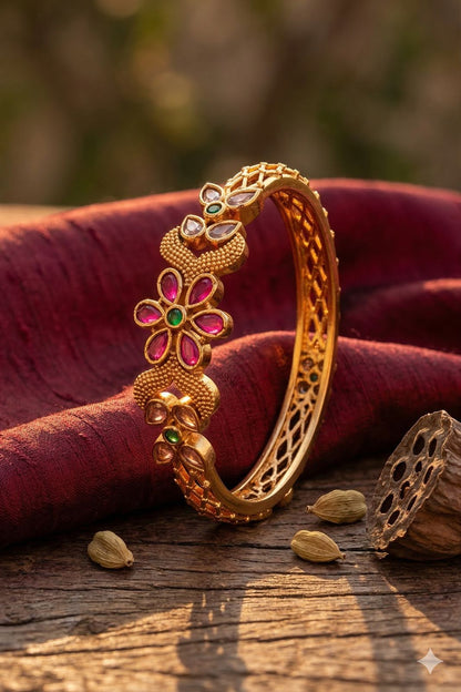 Kemp Stone Petal Gold Kada(Set of 2)