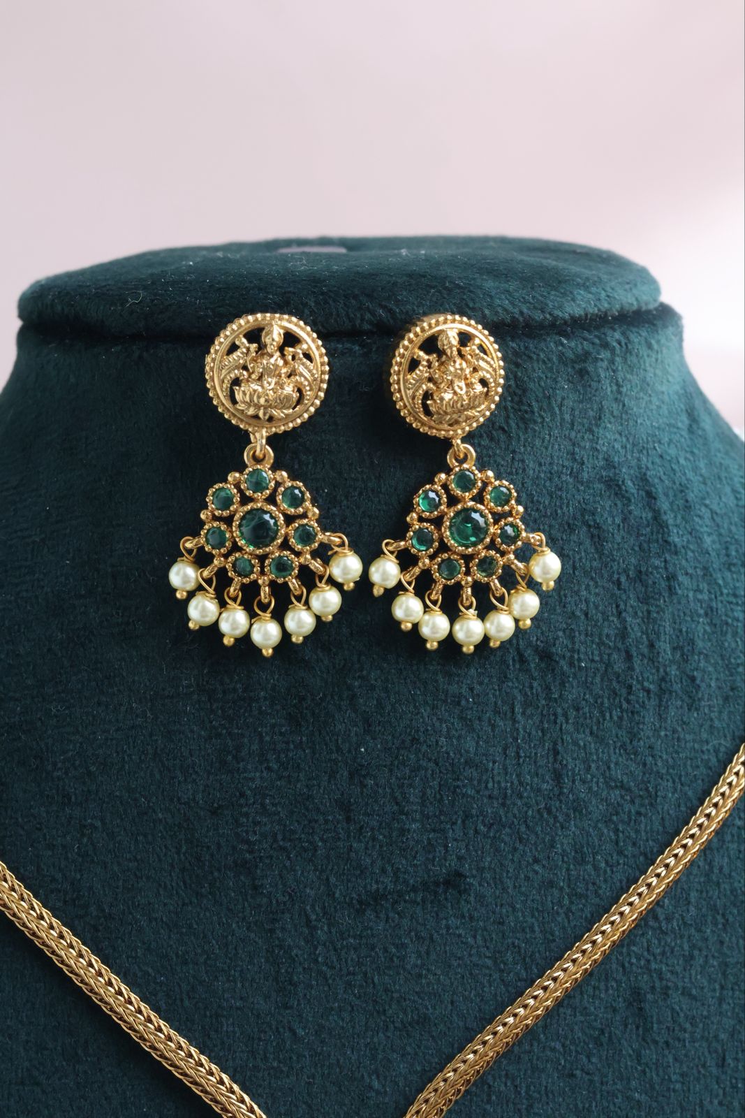 Matt finish floral lakshmi medallion necklace with earring