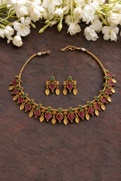 Palaka Ilakkathali Emerald Choker Set